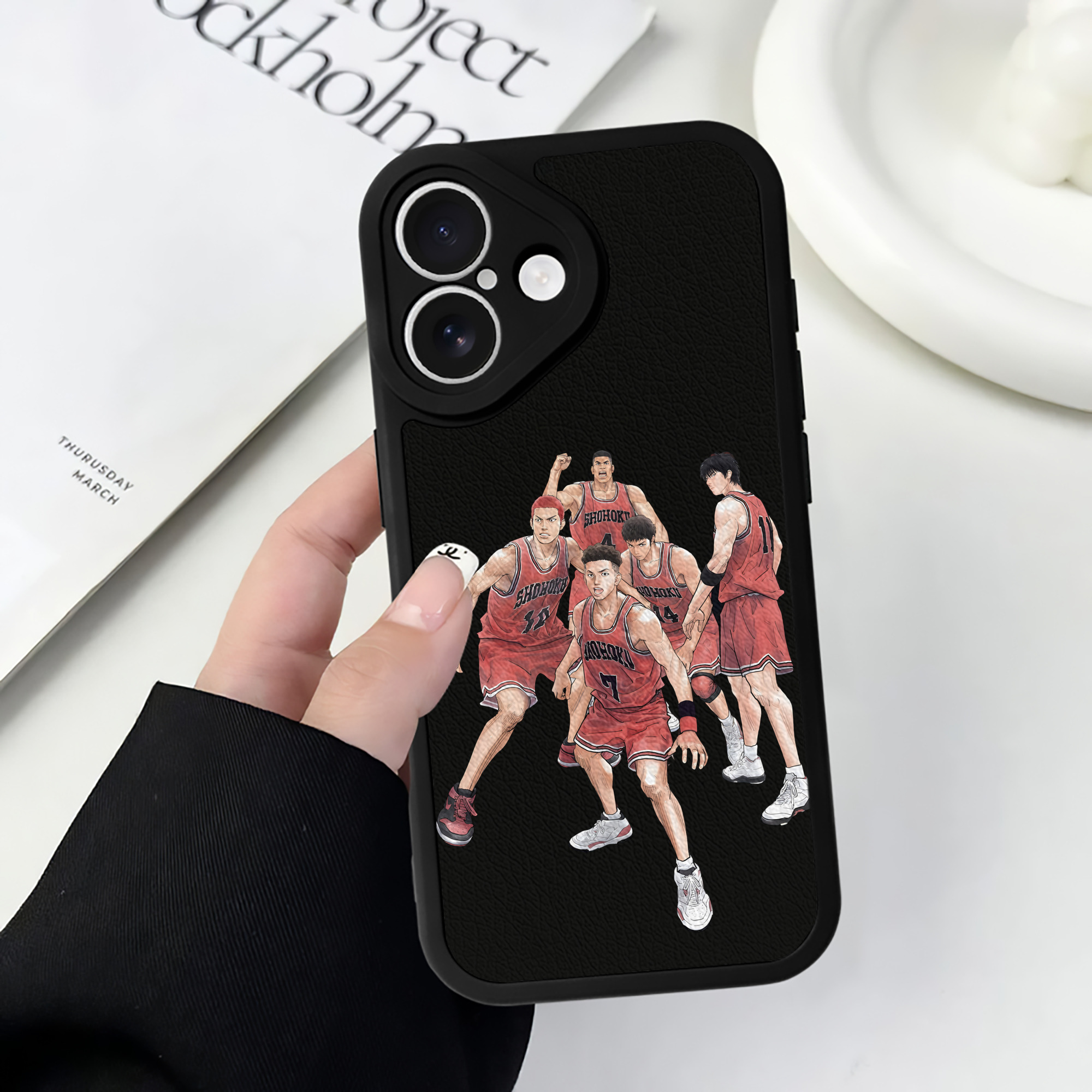 （画像用） SLAM DUNK／スラムダンク 【iPhone 16シリーズ対応】シリコンスマホケース（レザー調） 材質：シリコン